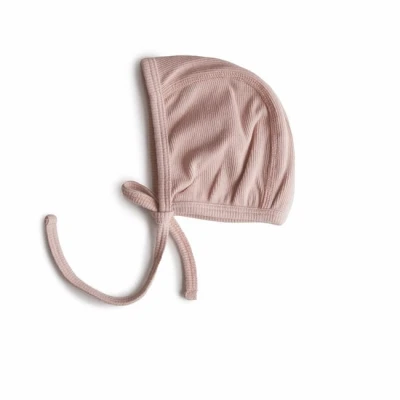 Czapeczka niemowlęca wiązana - bonetka - Blush, Mushie